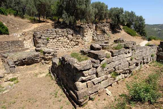 Segnalate al Governo le necessità del parco archeologico Castiglione di Paludi