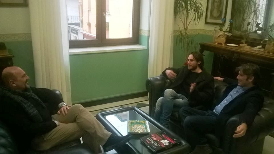 Il sindaco ha incontrato l'attore e regista crotonese Simone Borrelli
