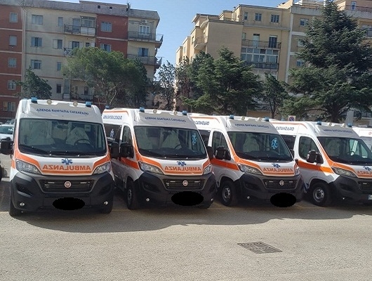 Asp Catanzaro: Consegnate al Suem 118 le prime 6 nuove ambulanze