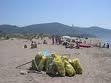 Proseguono i lavori di pulizia della spiaggia