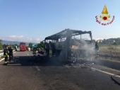 Ieri pomeriggio un pullmann è andato a fuoco sull' Autostrada A3