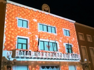Lo spettacolo del “video mapping show” sulla facciata del palazzo di Città