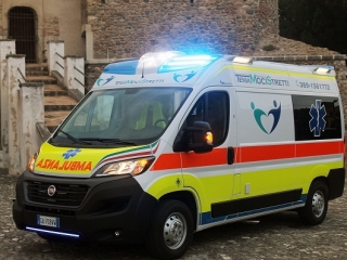 Una moderna ambulanza per gli invisibili del territorio