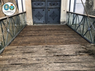 Si restaura il ponte ligneo del Castello Ducale