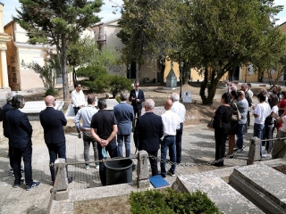Cittadinanza onoraria post mortem a Gigi Marulla. La cerimonia al cimitero di Colle Mussano