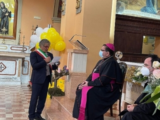 Prima visita del Vescovo nella cittadina ionica