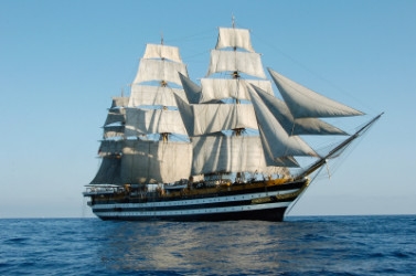 Marina militare, la nave Vespucci domani sosterà a Corigliano
