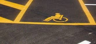 Parcheggi per disabili: il Presidente della Commissione comunale Trasporti interviene sul controllo dei permessi attivi