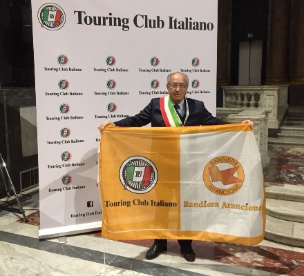 Il Comune di Oriolo ha ricevuto la Bandiera Arancione del Touring Club