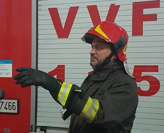 Vigili del Fuoco: Iniziata la distribuzione dei nuovi elmi, soddisfazione della Uil