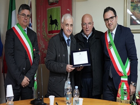 Conferita la cittadinanza onoraria a Franco Corbelli
