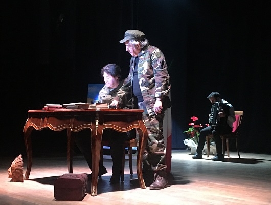 Teatro paolella, Renato Converso, a porte chiuse, rende omaggio a Ciccio De Marco