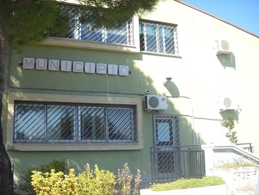 Covid, chiudono gli uffici comunali. Sportelli operativi solo da remoto