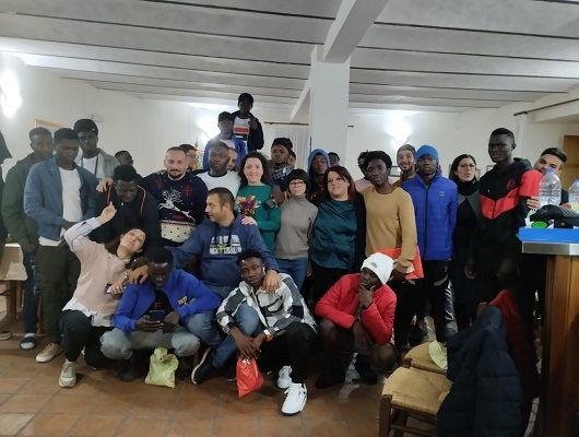 Una tombolata solidale con i migranti ospiti nell'ex Seminario Vescovile