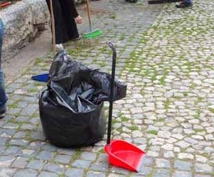 Domani pulizia di Piazza Palatucci: l'iniziativa è dei residenti. Tutti possono partecipare