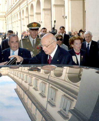 Il Presidente della Repubblica Giorgio Napolitano ha firmato l'atto di dimissioni