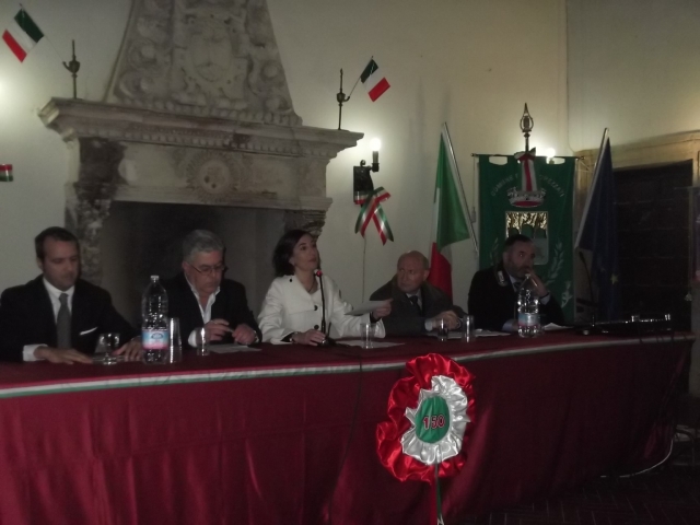 Lo storico Mario Spizzirri rende onore all’Italia e all’Arma dei Carabinieri incantando l’uditorio