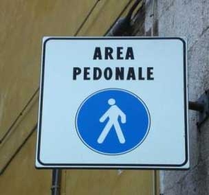 Isola pedonale sul lungomare S. angelo. Nel weekend strada chiusa al traffico dalle 21 alle 24