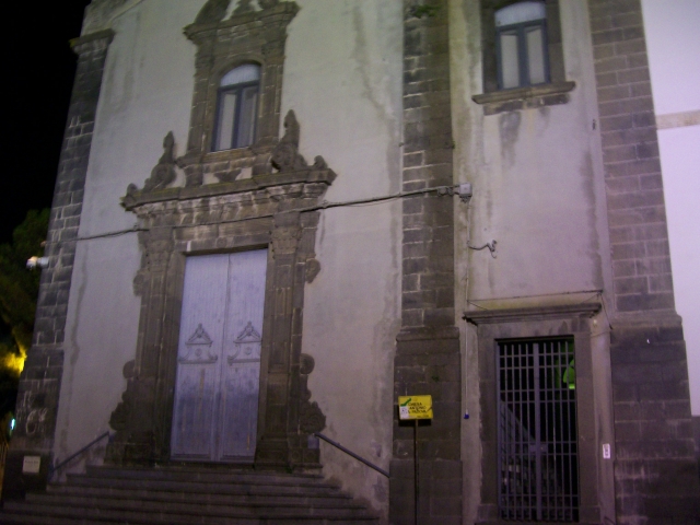 Illuminata la facciata della chiesa“Antico Convento” con l’iniziativa “Nastro Rosa” della Lilt