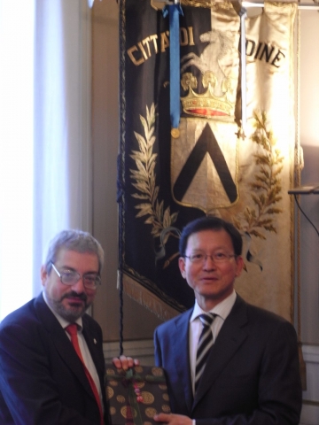 Il sindaco di Udine incontra l’ambasciatore coreano Young-Seok Kim