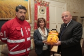 Consegnato dal Presidente Oliverio un defibrillatore alla Croce rossa di Rossano. Nella città jonica partito lo screening contro la morte improvvisa “Diamo il cuore per i giovani”