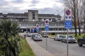 Posta  la  segnaletica per  30 parcheggi riservati ai disabili nel presidio ospedaliero “Giovanni Paolo II”
