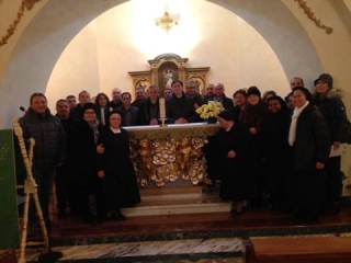 La Fidelitas ha donato un cero votivo personalizzato alle Suore riparatrici del Sacro Cuore - Venerabile Madre Isabella De Rosis