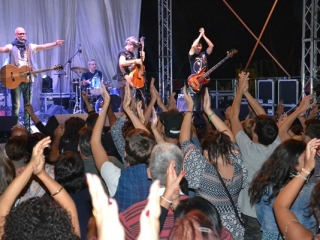 Folla oceanica per la Rino Gaetano band, ospite del festival “Il Federiciano”