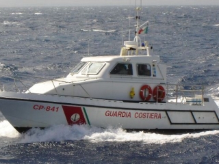 Due soccorsi della Guardia costiera a Mandatoriccio e Schiavonea