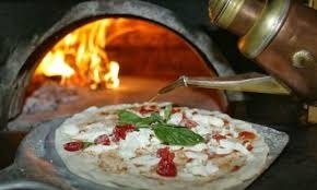 Coldiretti: L’arte del pizzaiolo napoletano diventata patrimonio Unesco, rafforza il made in Italy 100%