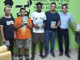 Il Milan Club “Rino Gattuso” dona libri autografati dal campione