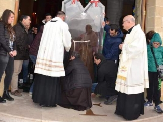La presenza dell’Abito delle Stimmate di Padre Pio ha riempito d’amore i cuori dei fedeli