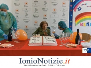 Ospedali riuniti in festa per 100 anni nonna Francesca