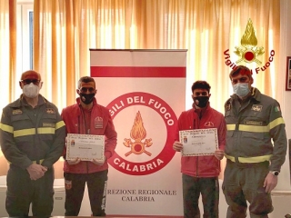 Consegnati agli atleti dei Vigili del fuoco della Calabria Diploma e Distintivo dello sport