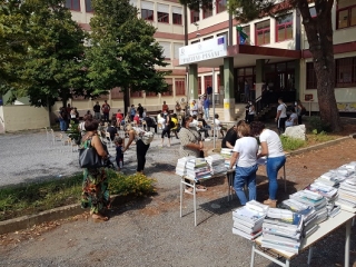 La scuola riparte dai libri: kit didattico gratuito   per gli studenti del Pizzini Pisani di Paola