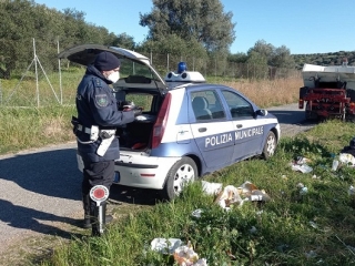 Operazione della Polizia municipale contro l'abbandono dei rifiuti