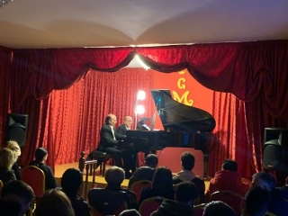 Successo per il concerto del duo pianistico Pollice dedicato a Puccini