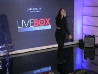 La crosimirtese Lorenza Straface si è esibita a Casa Sanremo livebox