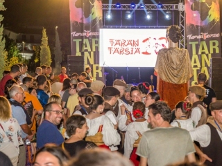 TARANTARSIA PRONTA A INVADERE IL BORGO