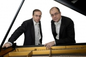 Oggi pomeriggio il duo pianistico Aurelio e Paolo Pollice in concerto
