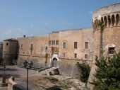 Dal 27 al 29  gennaio nel Castello aragonese una mostra di tessuti e ricami