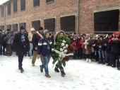 Il Sindaco Di Giorgi ad Auschwitz. Depositata la corona in memoria delle vittime