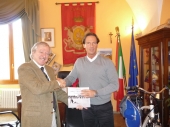 Il giornalista Paolo Di Mizio in visita di cortesia dal sindaco