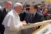 L’orafo Michele Affidato realizza lo Stemma Papale.  In attesa della storica visita di Papa Francesco in Calabria