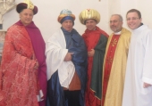 - La Voce della Parrocchia “Sacro Cuore” -  Con la collaborazione del giornalista Pier Emilio Acri i Re Magi giungono nella chiesa parrocchiale