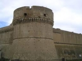 Aggiudicati i lavori per il restauro del Castello di Carlo V e del muro di Via Verdogne