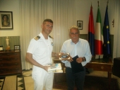 Il saluto della città  al comandante della Nave della Marina Militare “Crotone”