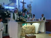Monsignor De Simone è in quiescenza. Ha lasciato la guida della Parrocchia “Divino Cuore di Gesù” di Mirto. Una folta platea per il saluto